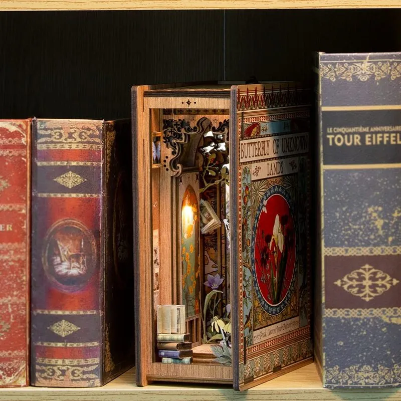 Booknook - Butterfly of the Unknow Lands - Image 5